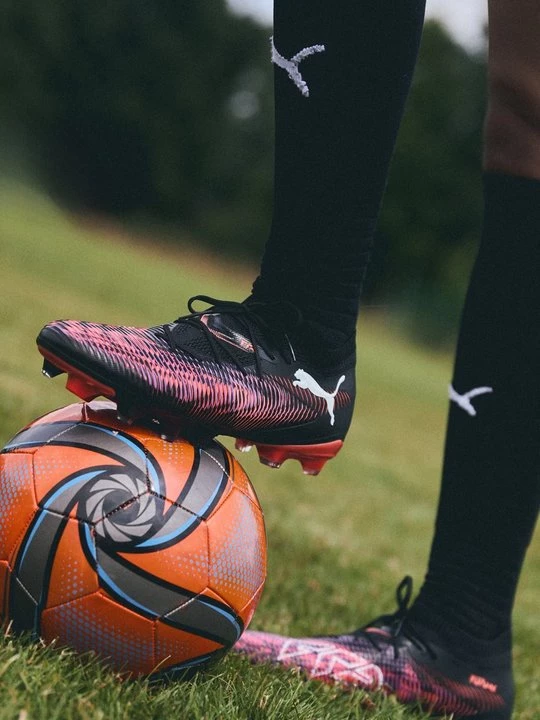 Obrázek produktu Kopačky pro pevný povrch Puma černá