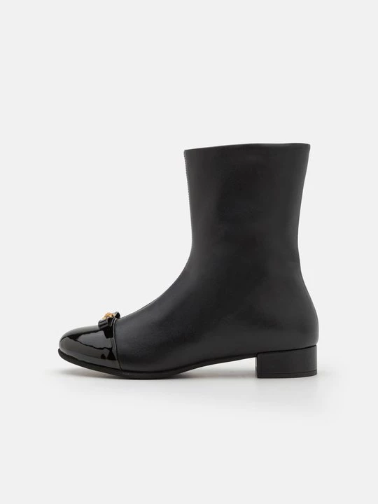Obrázek produktu Kotníkové boty Versace černá