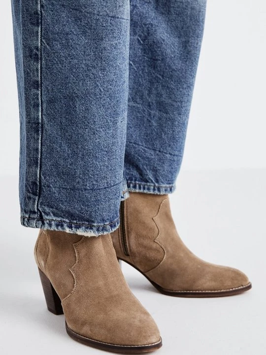 Obrázek produktu Kovbojské / motorkářské kotníkové boty Pepe Jeans béžová