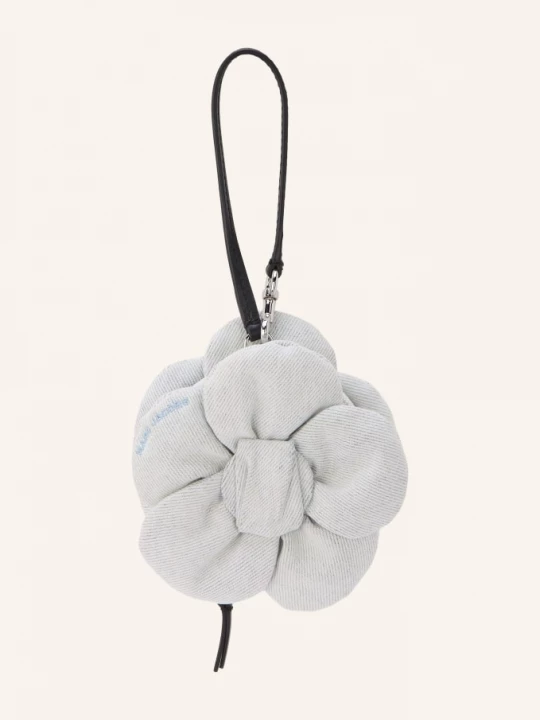 Obrázek produktu Marc Jacobs Přívěsek Na Tašku The Cookie Pouch Charm Denim Fringes Flowers bílá / světle šedá / černá