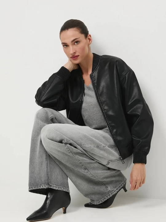 Obrázek produktu Medicine Bomber bunda černá