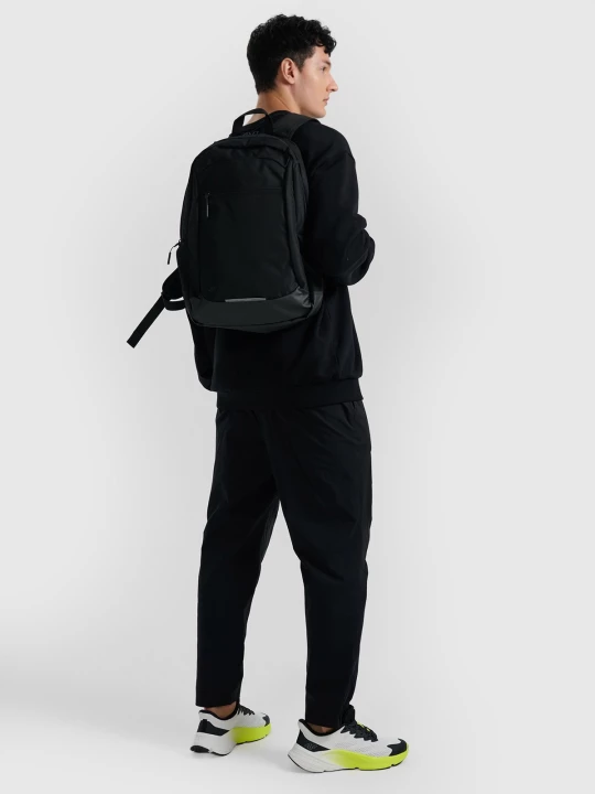 Obrázek produktu Městský batoh (20 l) se zapínací kapsou na notebook - černý 4F