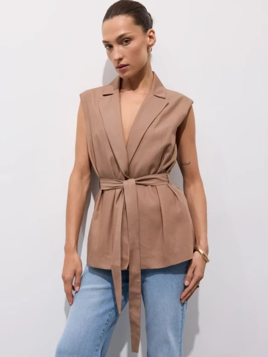 Obrázek produktu Mohito - Vesta s vázáním v pase - hnědá