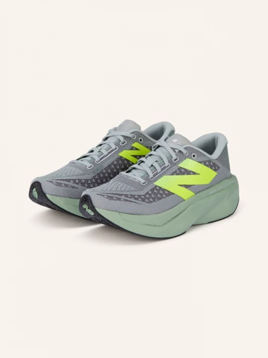 Obrázek produktu New Balance Běžecké Boty Fuelcell Supercomp Trainer v3 světle zelená / šedá / neonově zelená
