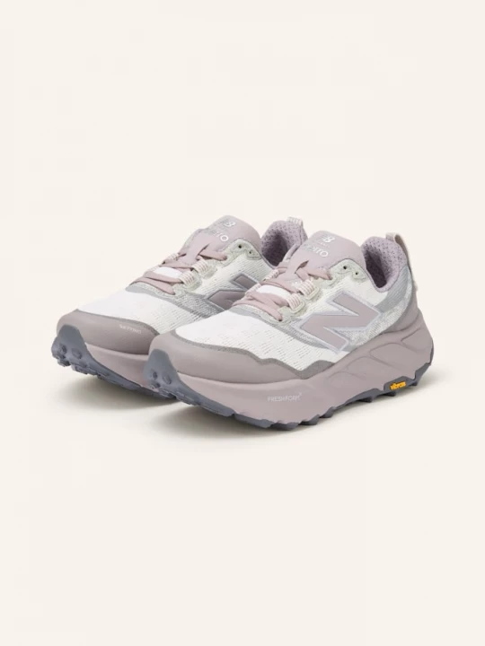 Obrázek produktu New Balance Běžecké Trailové Boty Fresh Foam X Hierro v9 bílá / šedá / světle fialová