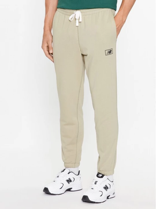 Obrázek produktu New Balance Teplákové kalhoty NB Essentials Sweatpant MP33509 Zelená Regular Fit