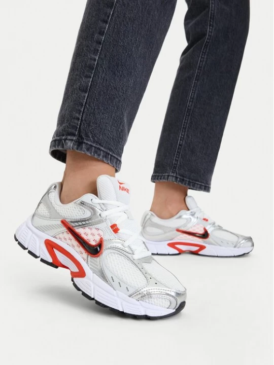 Obrázek produktu Nike Sneakersy V5 RNR HQ7901 Šedá