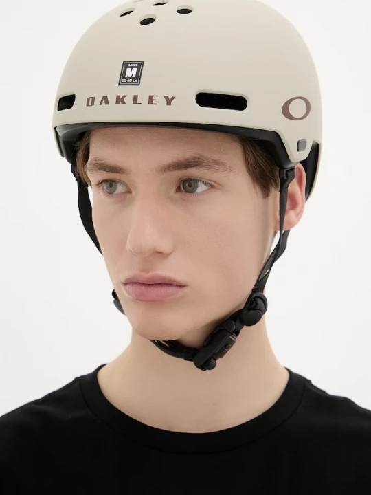 Obrázek produktu Oakley helma béžová