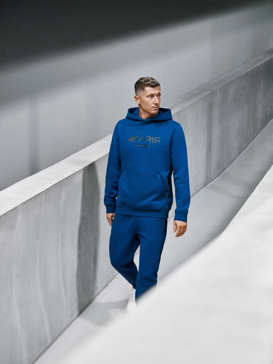 Obrázek produktu Pánská regular tepláková mikina kapucí 4F x Robert Lewandowski - tmavě modrá