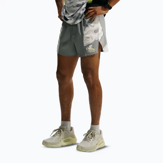 Obrázek produktu Pánské běžecké šortky Nike Dri-Fit 4" smoke grey / black / light lemon twist