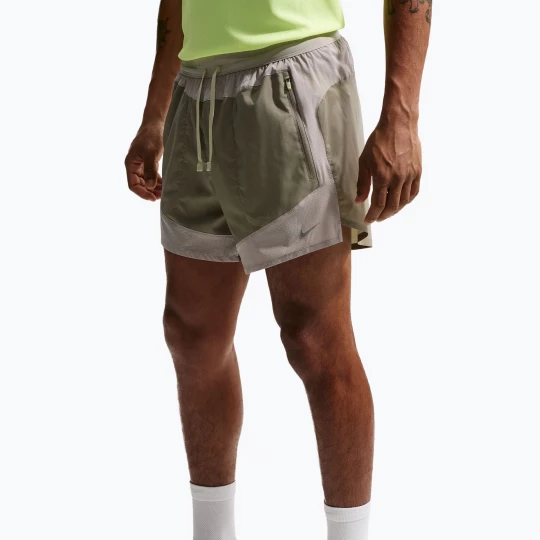 Obrázek produktu Pánské běžecké šortky Nike Stride Dri-Fit Brief-Lined 5" light army / spruce fog Hnědá