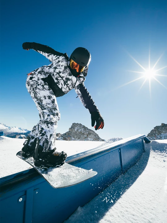 Obrázek produktu Pánské snowboardové kalhoty membrána 15000 - černo-bílé 4F
