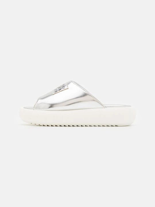 Obrázek produktu Pantofle MM6 Maison Margiela stříbrná barva