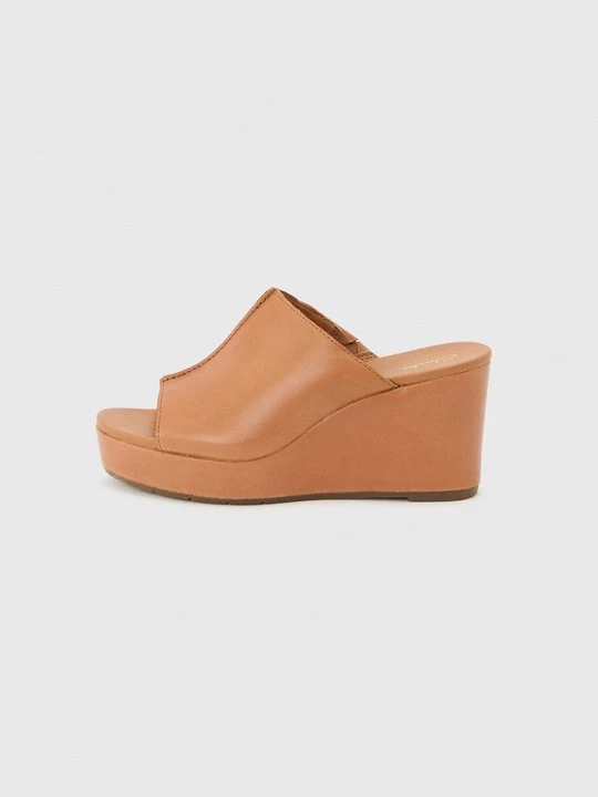 Obrázek produktu Pantofle na podpatku Clarks světlehnědá