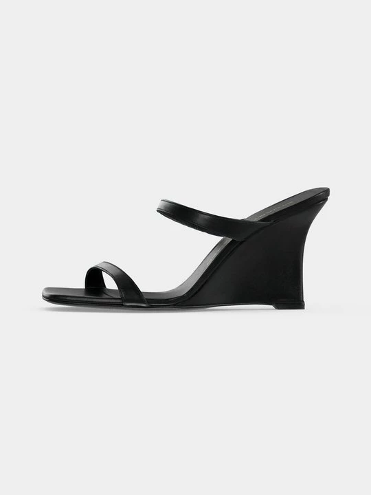 Obrázek produktu Pantofle na podpatku Stuart Weitzman černá