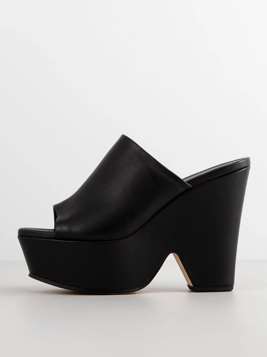 Obrázek produktu Pantofle na podpatku Victoria Beckham černá