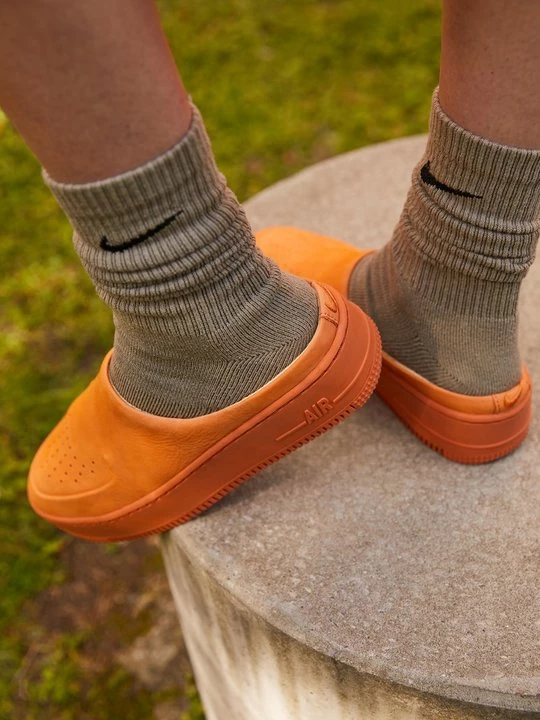 Obrázek produktu Pantofle Nike oranžová