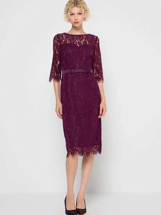 Obrázek produktu Pouzdrové šaty Apart Glamour lila