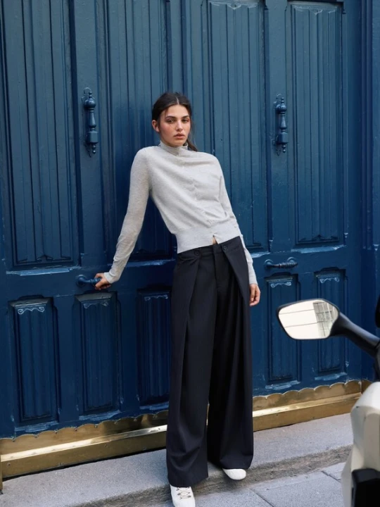 Obrázek produktu Pull&Bear Kalhoty se sklady v pase tmavě modrá