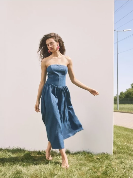 Obrázek produktu Reserved - Džínové midi šaty - modrá