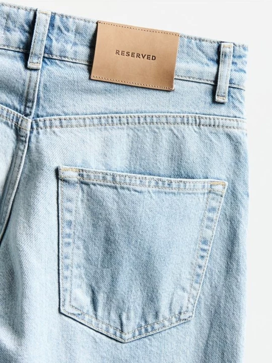 Obrázek produktu Reserved - Mom-fit džíny s rozparkem - modrá