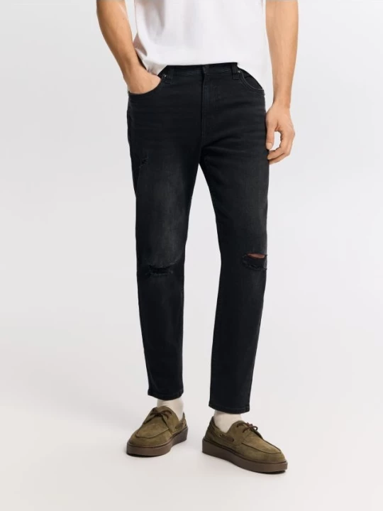 Obrázek produktu Reserved - Roztrhané džíny carrot slim - černý
