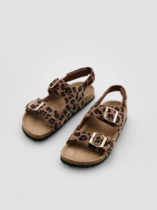 Obrázek produktu Reserved - Sandály s leopardím potiskem - béžová