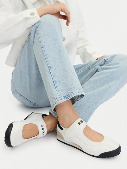 Obrázek produktu Roxy Sneakersy CEOB-V12-1231 Bílá