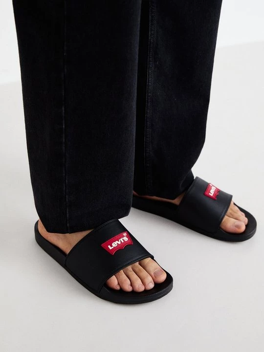 Obrázek produktu Sandály do bazénu Levi's černá