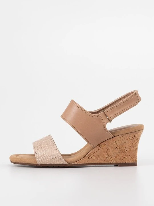 Obrázek produktu Sandály na klínu Clarks béžová