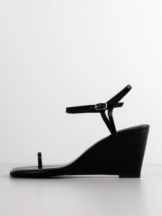 Obrázek produktu Sandály na klínu Jeffrey Campbell černá