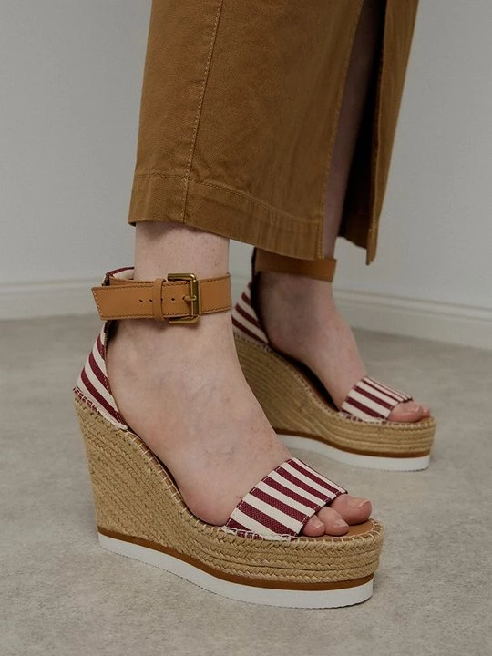 Obrázek produktu Sandály na klínu See by Chloé