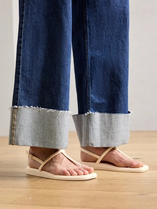 Obrázek produktu Sandály s odděleným palcem Crocs