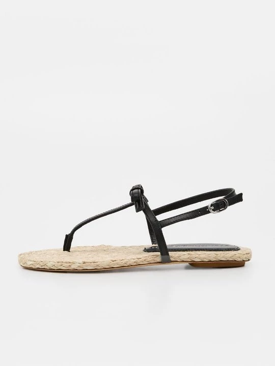 Obrázek produktu Sandály s odděleným palcem Stuart Weitzman černá