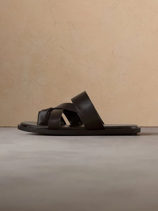 Obrázek produktu Sandály s odděleným palcem Zign By Zalando tmavě hnědá