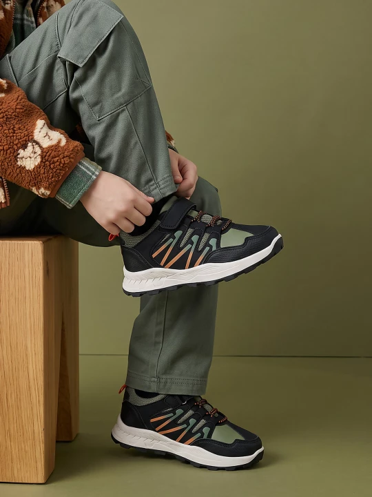 Obrázek produktu Sinsay - Sneakersy trekkingowe z imitacji skóry - wielobarwny