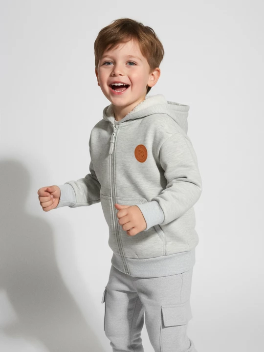Obrázek produktu Sinsay - Cieplejsza bluza z kapturem z ozdobną naszywką - szary