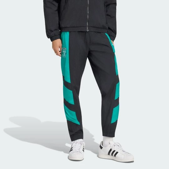 Obrázek produktu Sportovní kalhoty Liverpool FC EQT Adidas černá