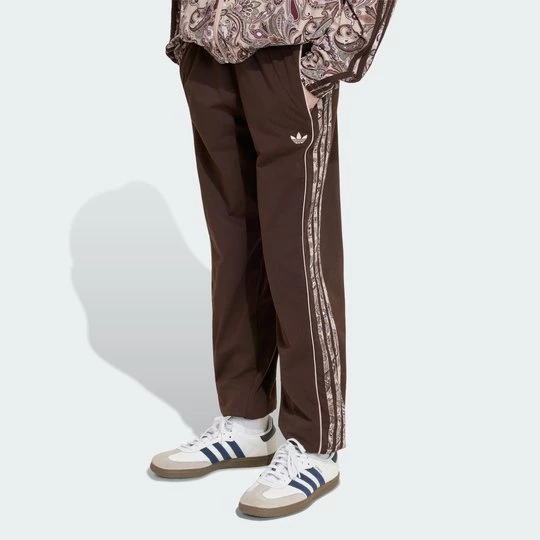 Obrázek produktu SPORTOVNÍ KALHOTY SST LOOSE PAISLEY Adidas