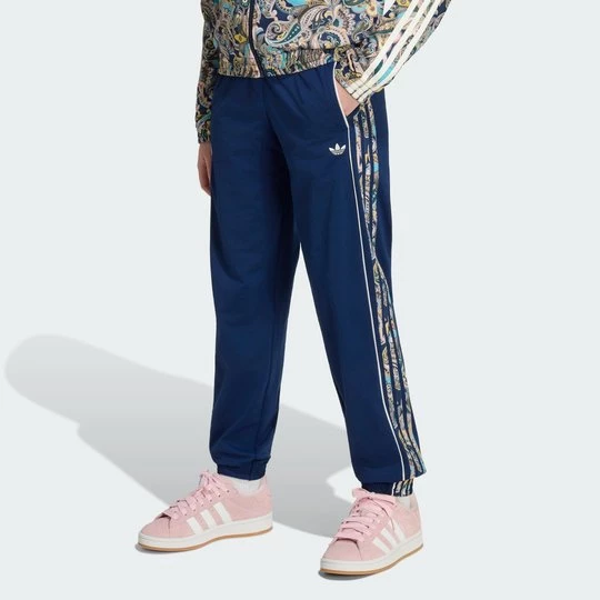 Obrázek produktu SPORTOVNÍ KALHOTY SST LOOSE PAISLEY Adidas