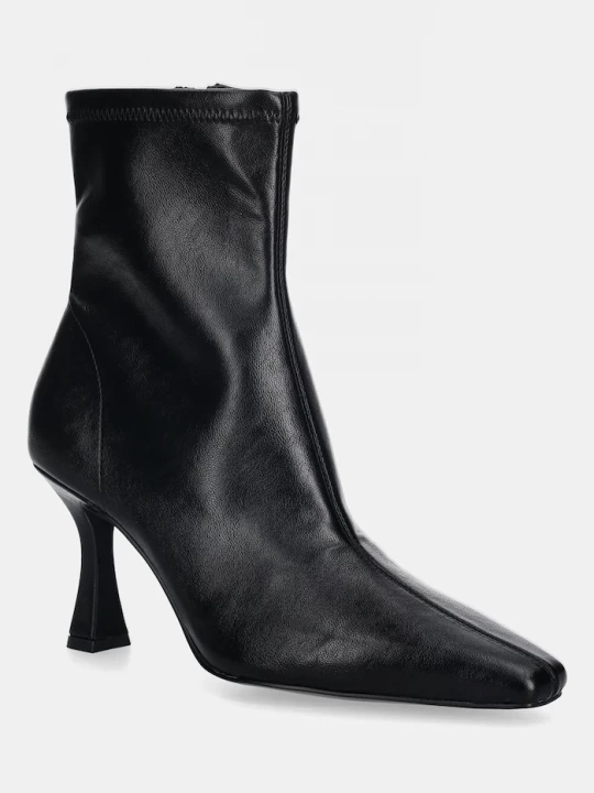 Obrázek produktu Steve Madden Nízké kozačky Freida černá