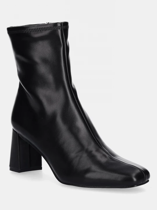 Obrázek produktu Steve Madden Nízké kozačky Hurst černá