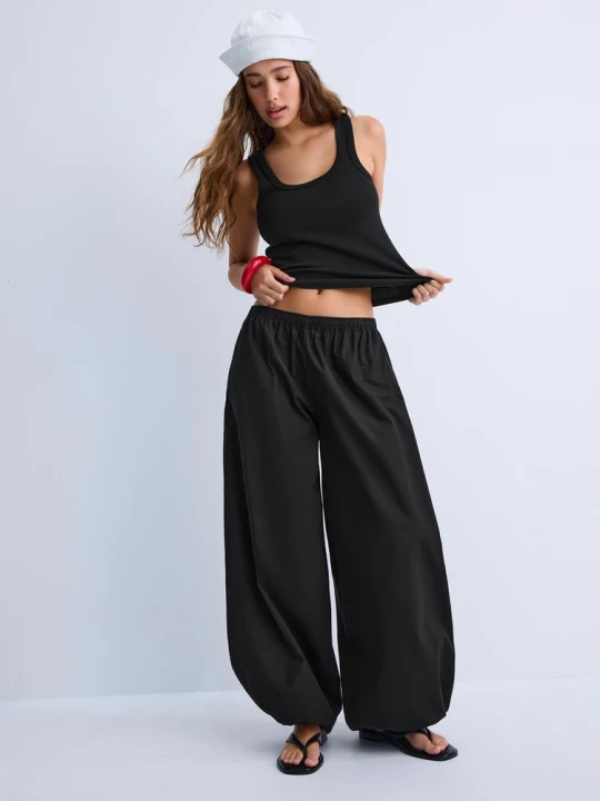 Obrázek produktu Stradivarius Bavlněné Žebrované Tílko Vykrojenými Zády Black