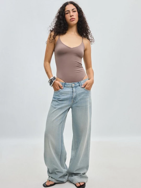 Obrázek produktu Stradivarius Body S Výstřihem Do V A Ramínky Brown