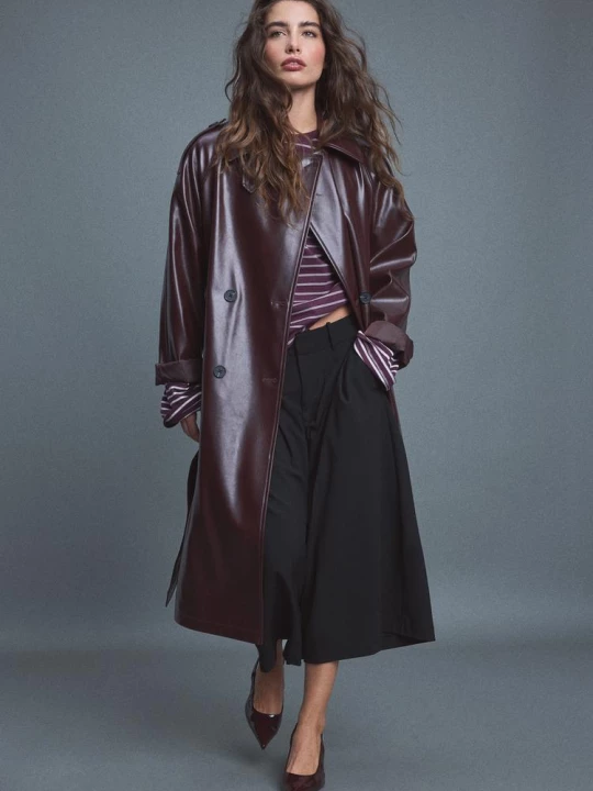 Obrázek produktu Stradivarius Dlouhý Trenčkot Z Imitace Kůže Purpurová