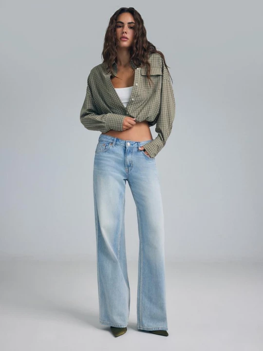 Obrázek produktu Stradivarius Džíny D91 S Low Waist Střihem A Širokými Nohavicemi Světle Modrá