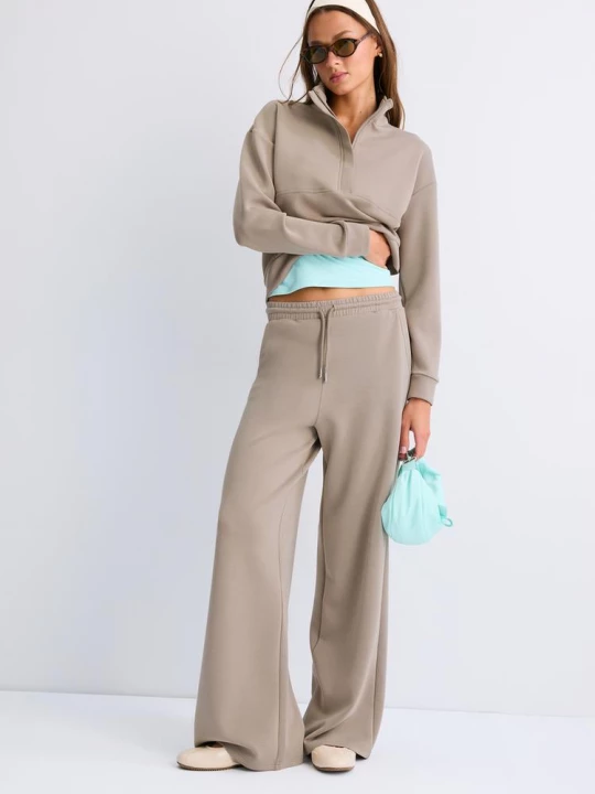 Obrázek produktu Stradivarius Jemné Kalhoty Palazzo Typu Jogger Beige