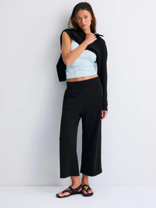 Obrázek produktu Stradivarius Kalhoty Culottes Z Jemného Materiálu Black