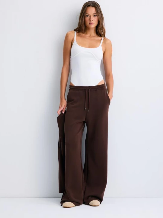 Obrázek produktu Stradivarius Kalhoty Jogger Palazzo S Jemným Povrchem Brown