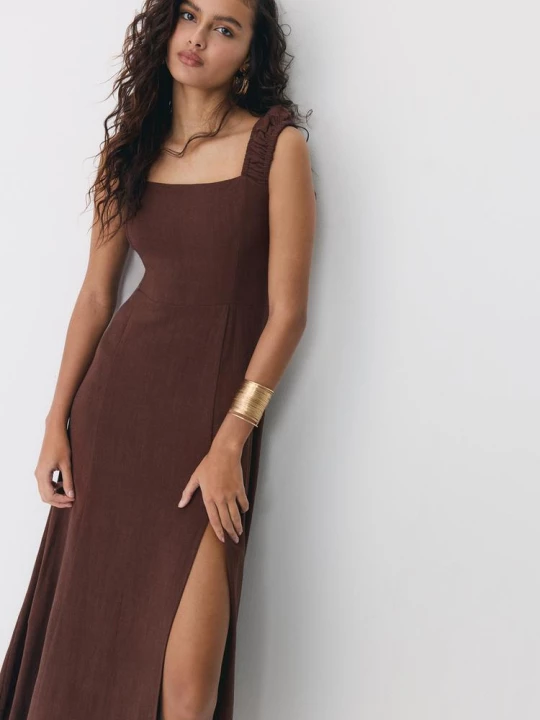 Obrázek produktu Stradivarius Midi Splývavé Šaty Se Zkříženými Zády Lněného Vzhledu Brown